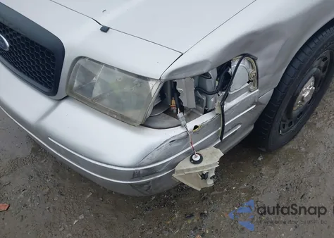 2006 Ford Crown Victoria Standard z USA, uszkodzony, nr VIN 2FAFP73V76X165582